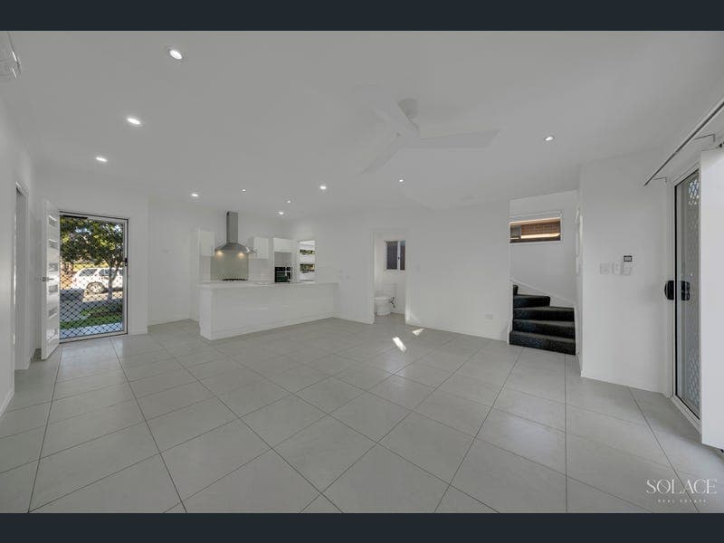 2/2 Harmony Drive, Clinton — photo 1 of 5