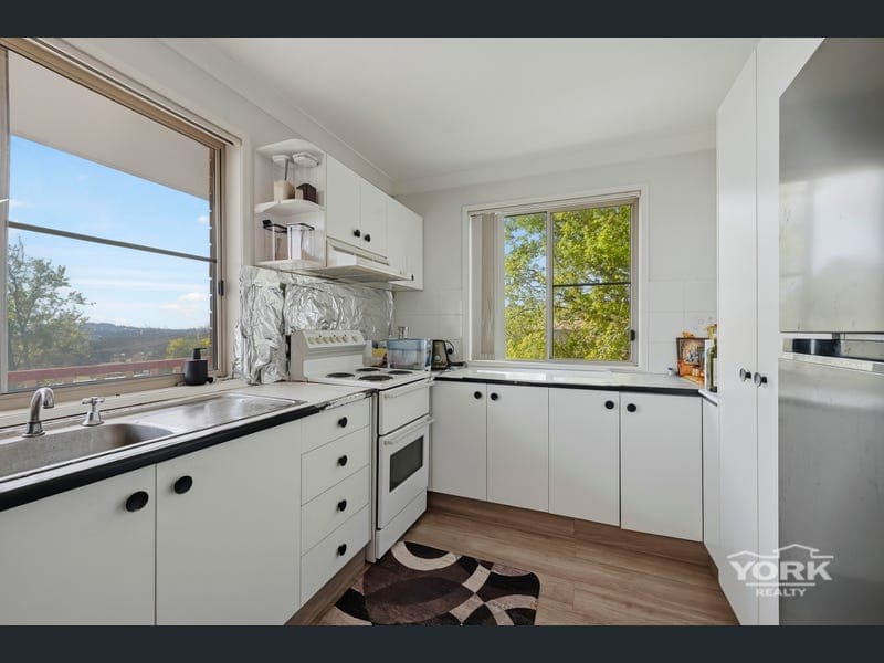 1/19 Noll Street, Kearneys Spring — photo 1 of 5