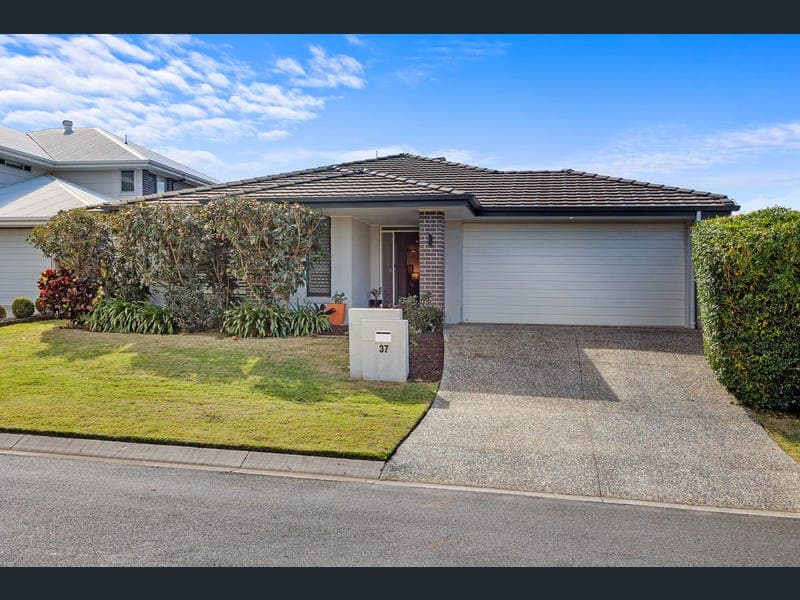 37 Majestic Circuit, Thornlands — photo 1 of 5