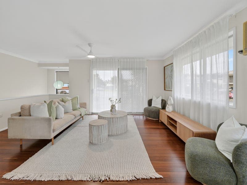 1 Arran Court, Strathpine — photo 1 of 5