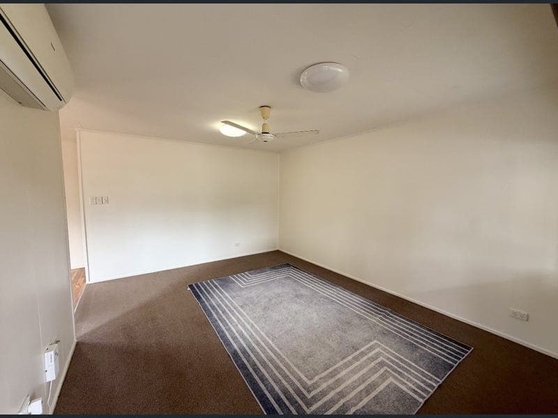 10 HARRIS Court, Moranbah — photo 1 of 5