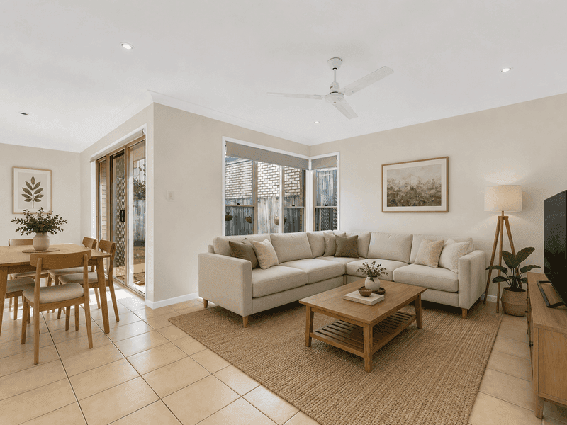 8 Nullarbour Cct, Forest Lake — photo 1 of 5