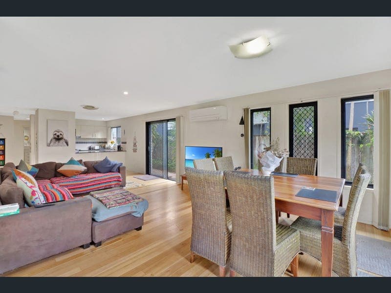 Unit 1/18 Catalina Drive, Mudjimba — photo 1 of 5