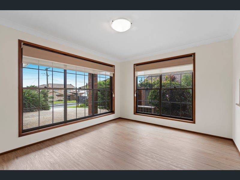 7 Lilygreen Court, Springwood — photo 1 of 5