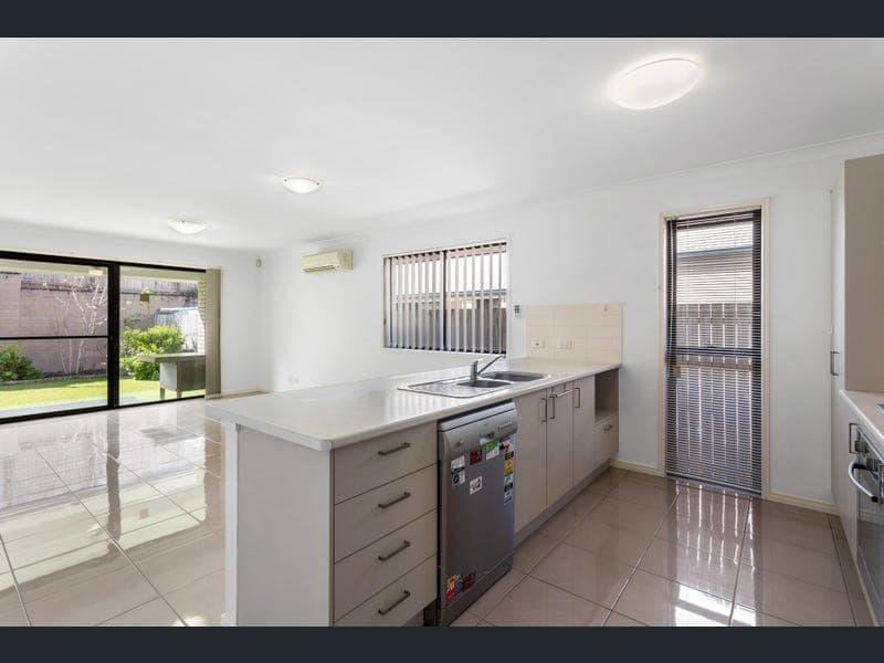 4 Hume Circuit, Warner — photo 1 of 5
