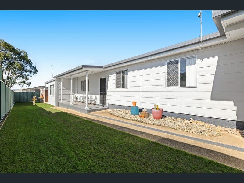 4 Ross Street, Warwick — photo 1 of 5