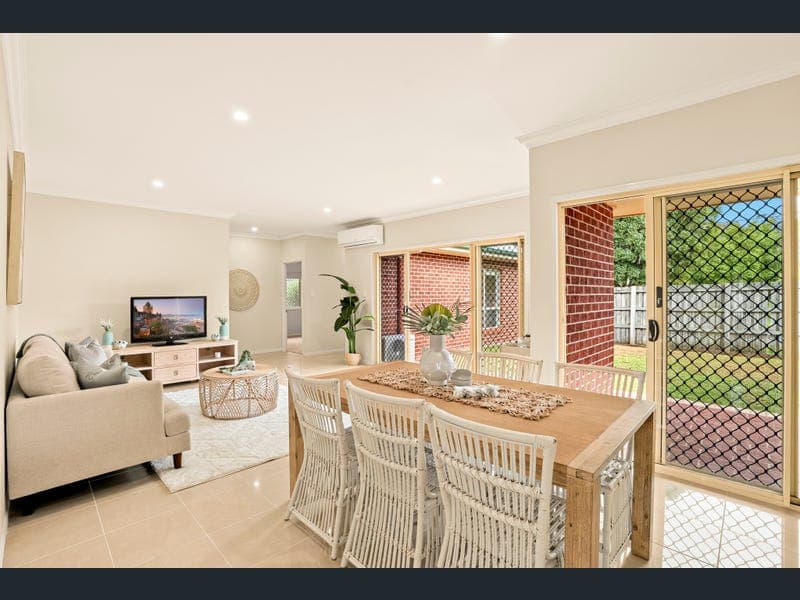 18 Farsley Place, Manly West — photo 1 of 5