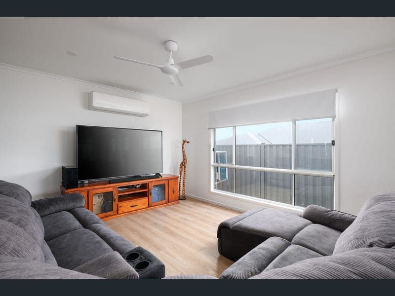 35 Panda Street, Southside — photo 1 of 5