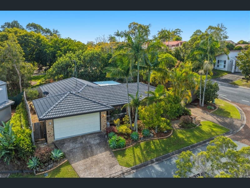 1 Dandenong Terrace, Robina — photo 1 of 5