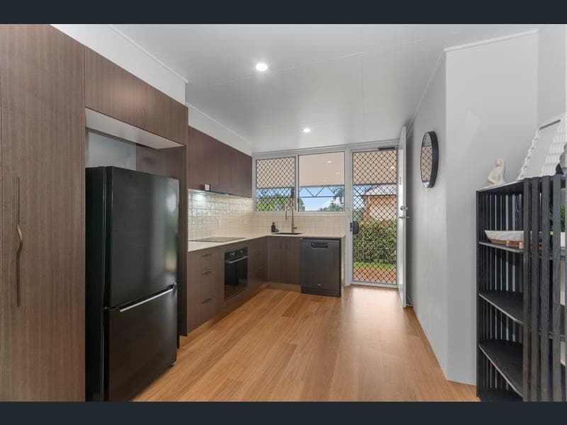 3/2 Burke Street, North Ward — photo 1 of 5