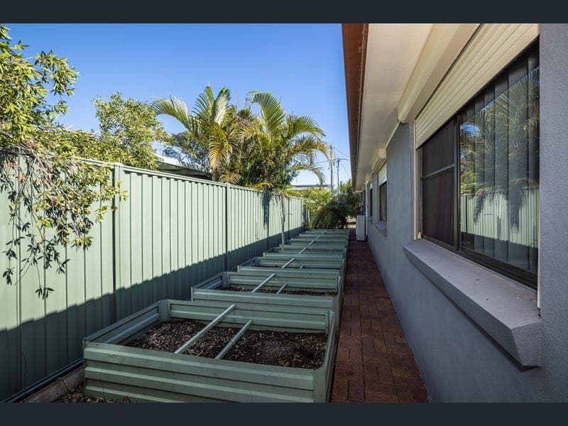 7 Beagle Avenue, Banksia Beach — photo 1 of 5