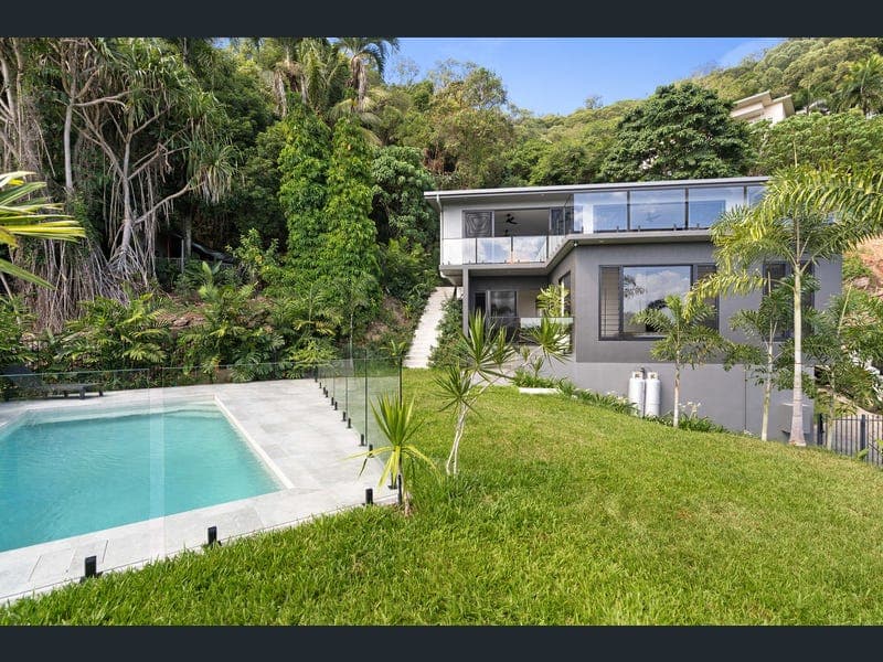 11 Seascape Close, Palm Cove — photo 1 of 5
