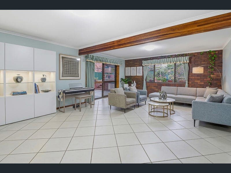 82 Davrod Street, Robertson — photo 1 of 5