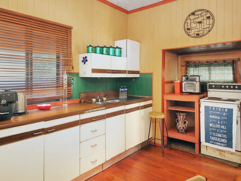 11 Shaftesbury Street, Tarragindi — photo 1 of 5