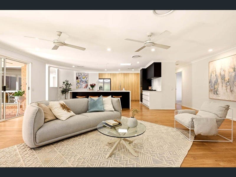 85 Halleys Crescent, Bridgeman Downs — photo 1 of 5
