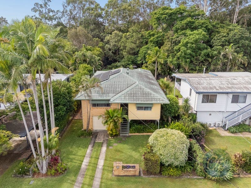 31 Bowen Avenue, Albany Creek — photo 1 of 5