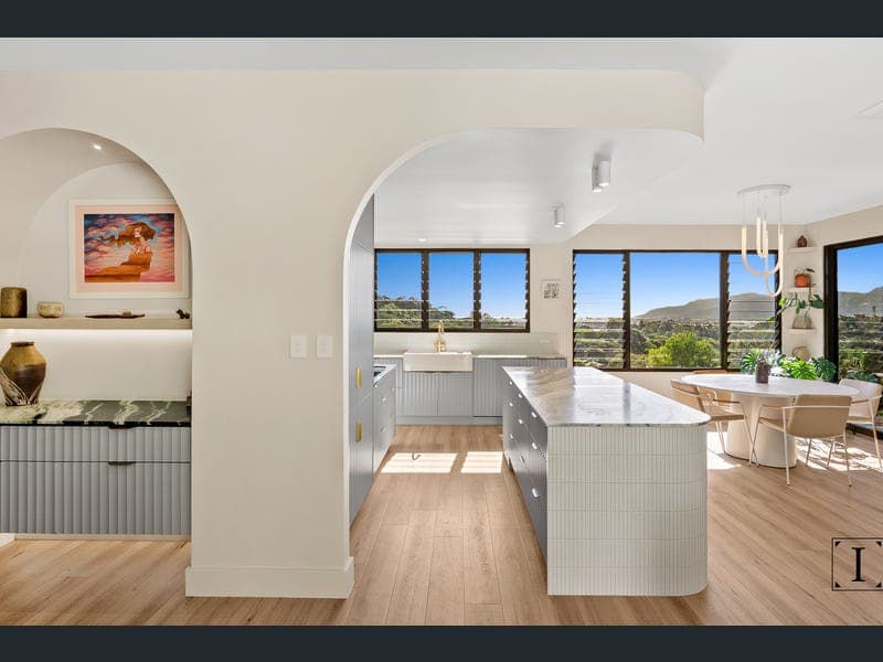 254 Toogood Road, Bayview Heights — photo 1 of 5