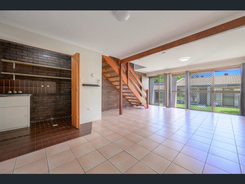 6/174 Philip Street, Kin Kora — photo 1 of 5