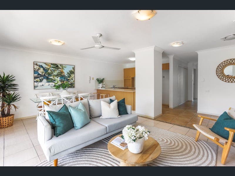 7/4-6 Oleander Avenue, Biggera Waters — photo 1 of 5