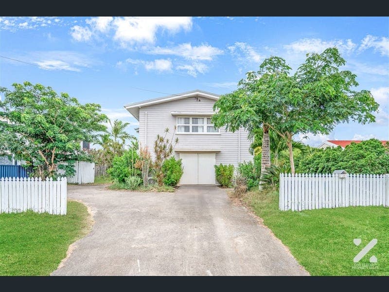 17 Larsen Street, West Gladstone — photo 1 of 5