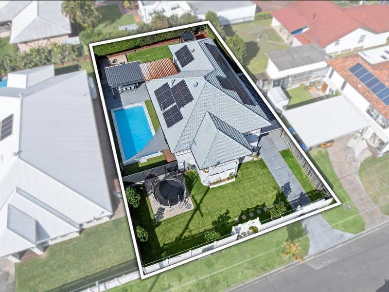 9 Merle Street, Carina — photo 1 of 5