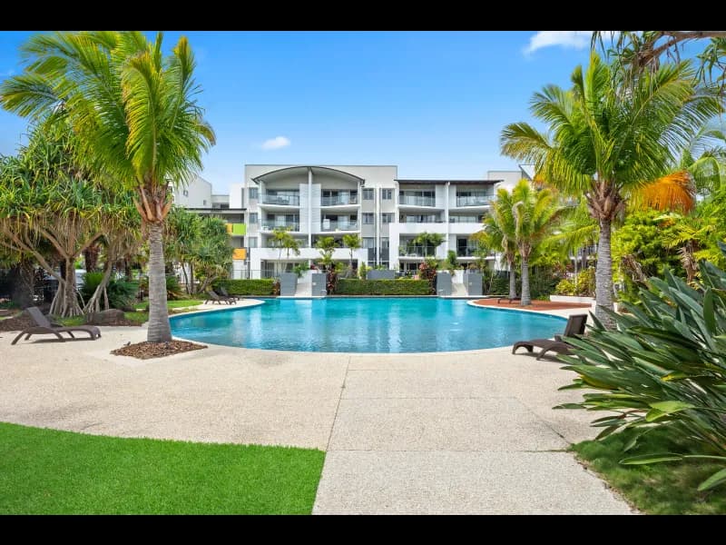 22/57 Grand Parade, Kawana Island — photo 1 of 5