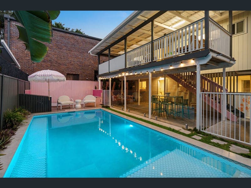 23 BOUNDARY STREET, Currumbin Waters — photo 1 of 5