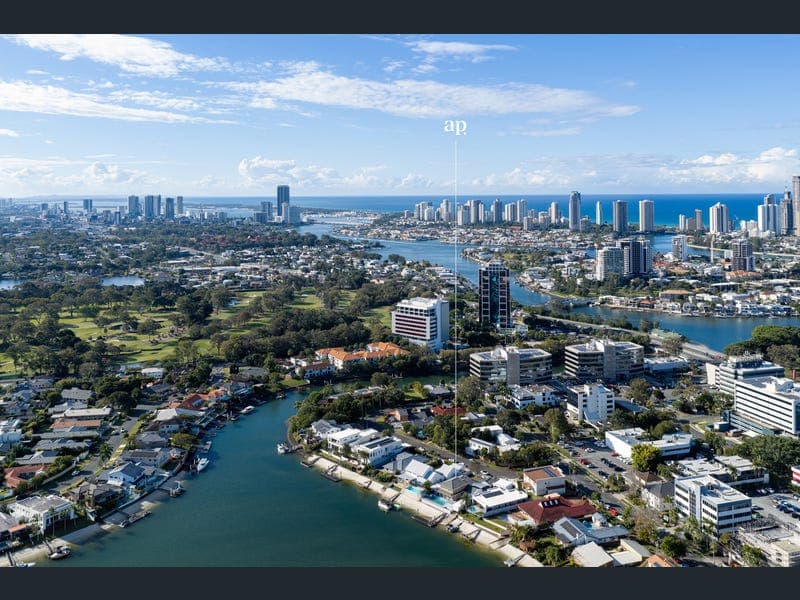 4 Mercedes Place, Bundall — photo 1 of 5
