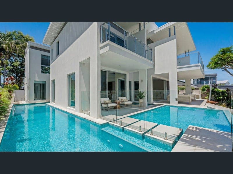 15 Daimler Drive, Bundall — photo 1 of 5