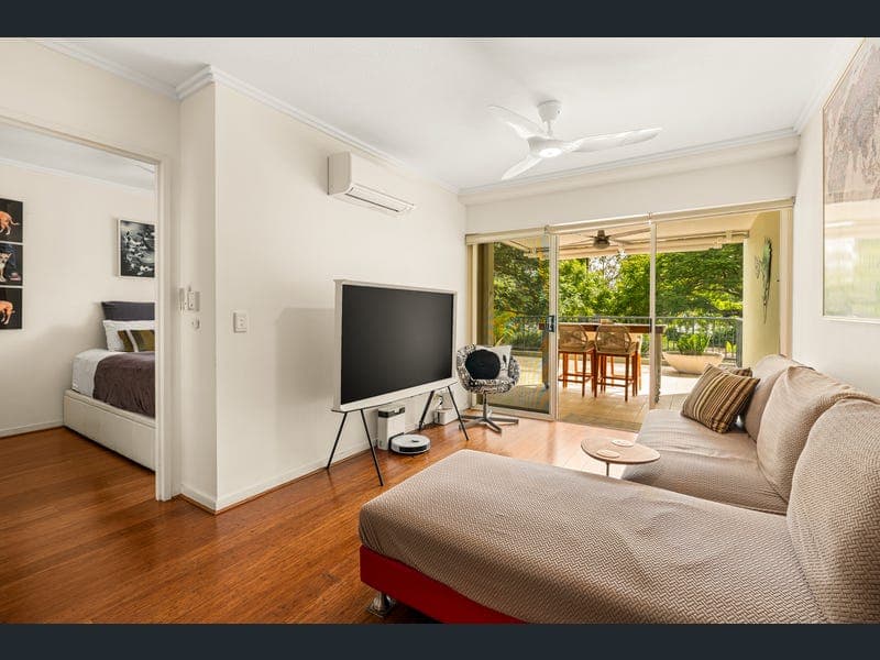 11/5 Duncan Street, West End — photo 1 of 5