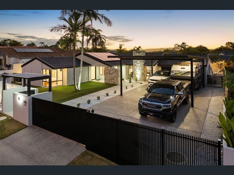 173 Ron Penhaligon Way, Robina — photo 1 of 5
