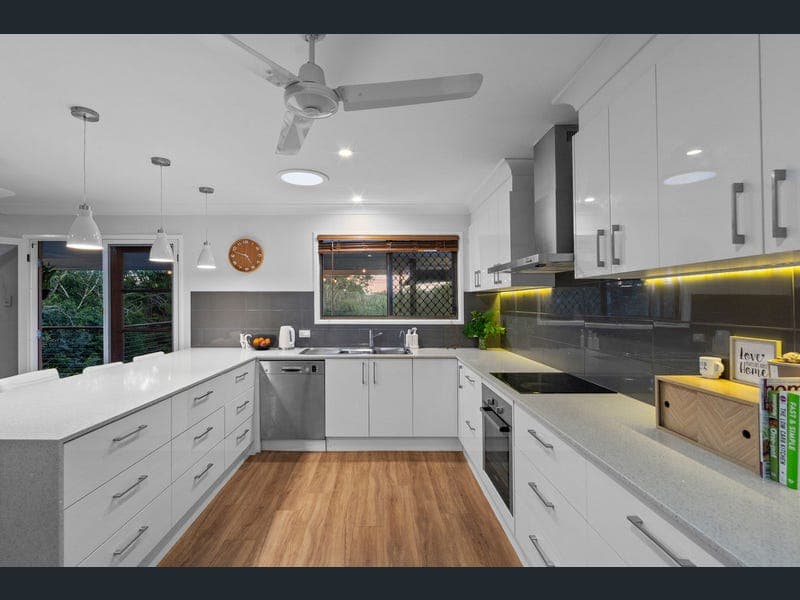 6 Hawk Street, Beenleigh — photo 1 of 5