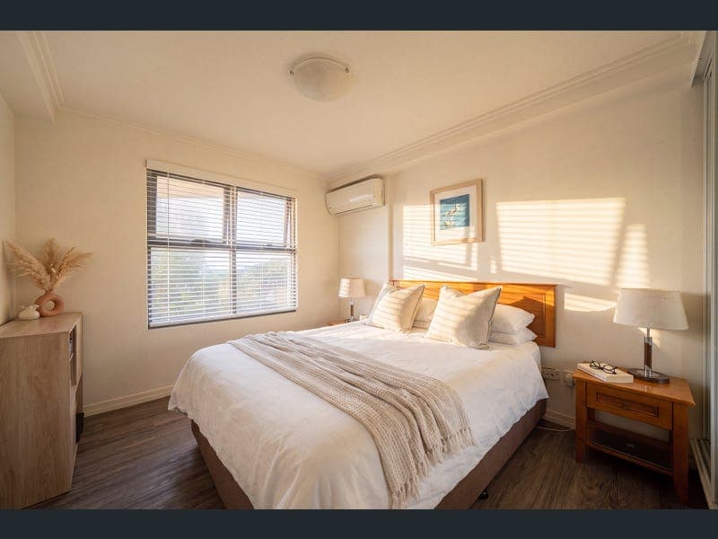11/79 Edmund Street, Kings Beach — photo 1 of 5