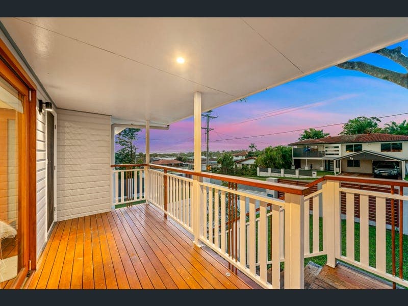 35 Binnalong Street, Rochedale South — photo 1 of 5