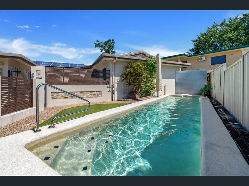 11 Marigold Close, Mooroobool — photo 1 of 5