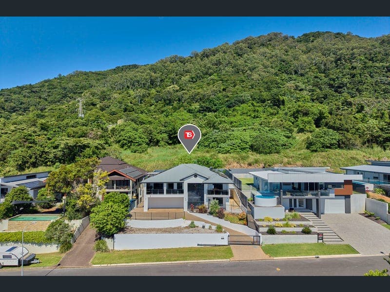 13 Trumpeter Street, Kanimbla — photo 1 of 5