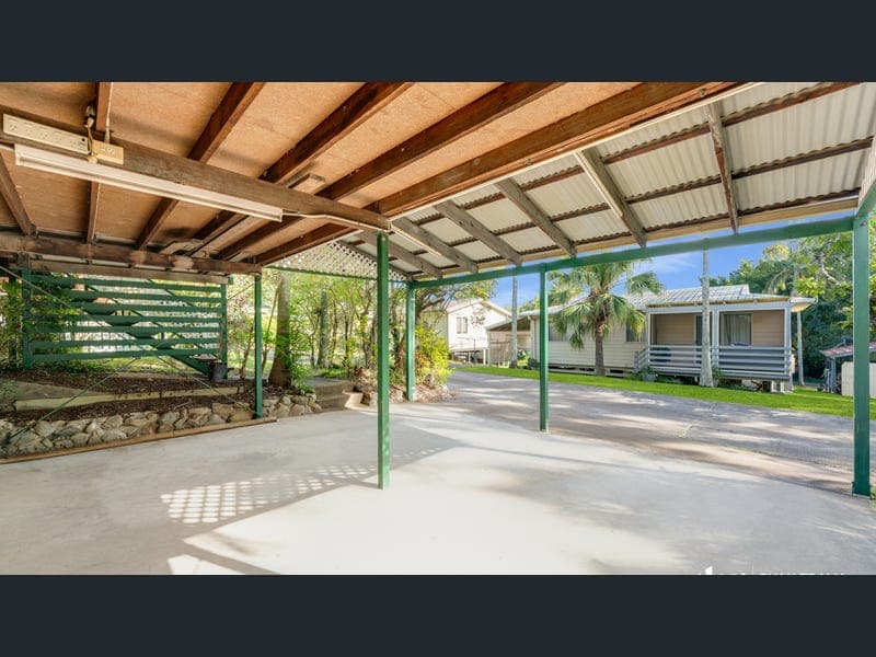 2 Willow Tree Close, Stapylton — photo 1 of 5