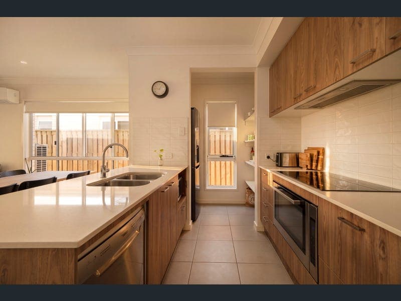 38 Bradley Crescent, Nirimba — photo 1 of 5