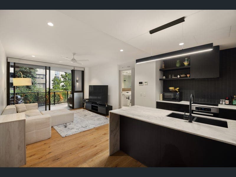 602/7 Chester Street, Newstead — photo 1 of 5