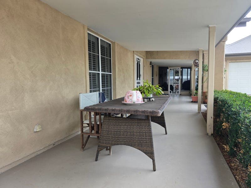 24 Thompson Street, Stanthorpe — photo 1 of 5