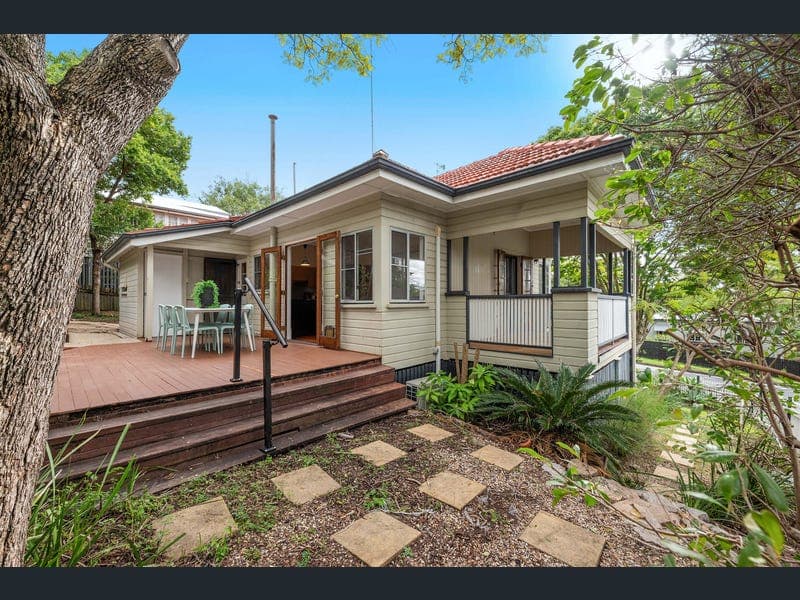 7 Jordan Street, Greenslopes — photo 1 of 5