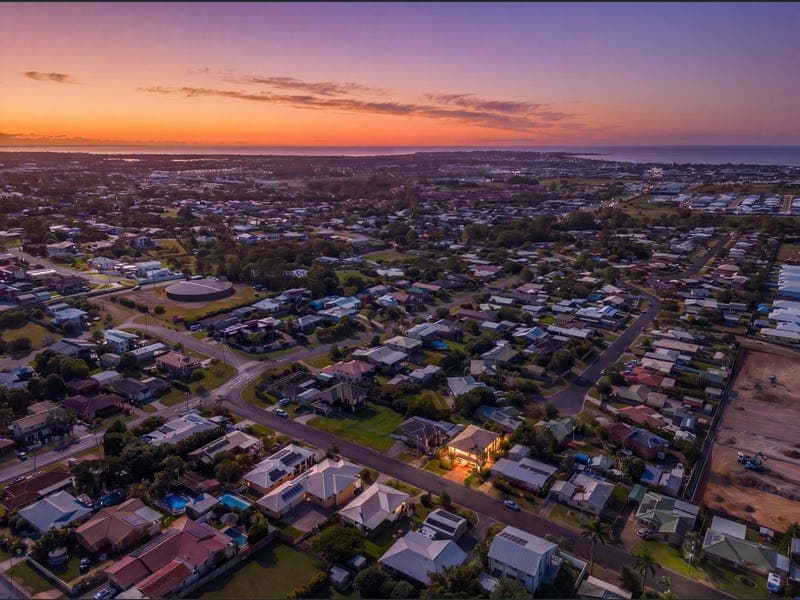 10 Waigani Avenue, Kawungan — photo 1 of 5