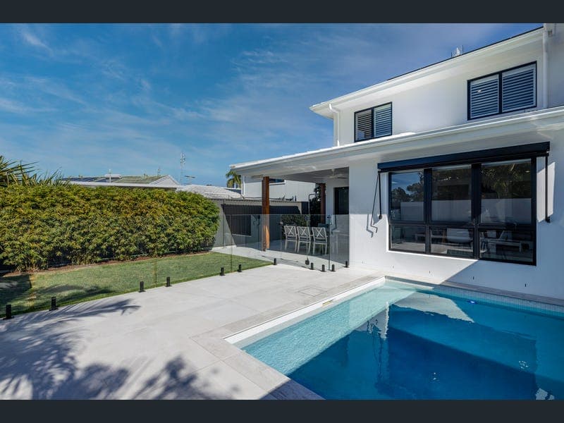 2/21 MERRIGUM Street, Currimundi — photo 1 of 5