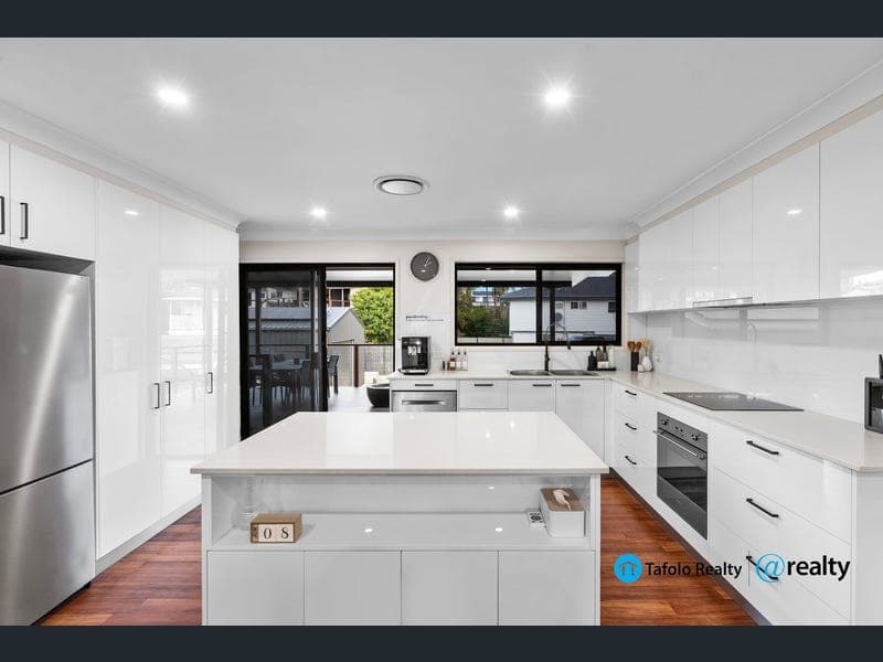 15 Hampshire Crescent, Alexandra Hills — photo 1 of 5