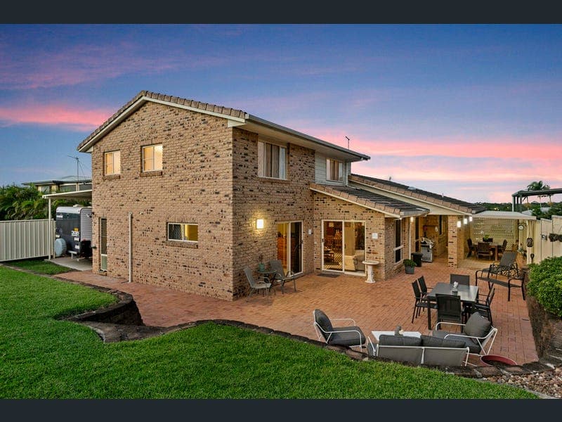 33 Haydn Drive, Kawungan — photo 1 of 5