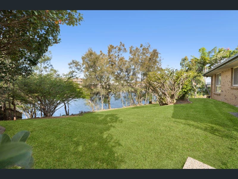 288 Christine Avenue, Varsity Lakes — photo 1 of 5