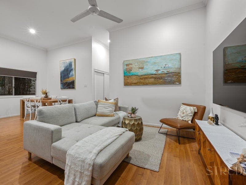 39 Emerald Crescent, Springfield — photo 1 of 5