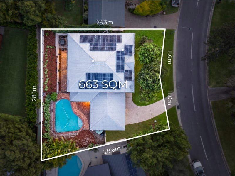32 Wyndarra Street, Kenmore — photo 1 of 5