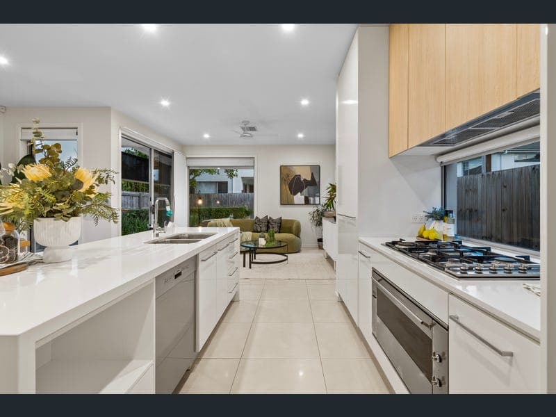 71 Ascent Street, Rochedale — photo 1 of 5