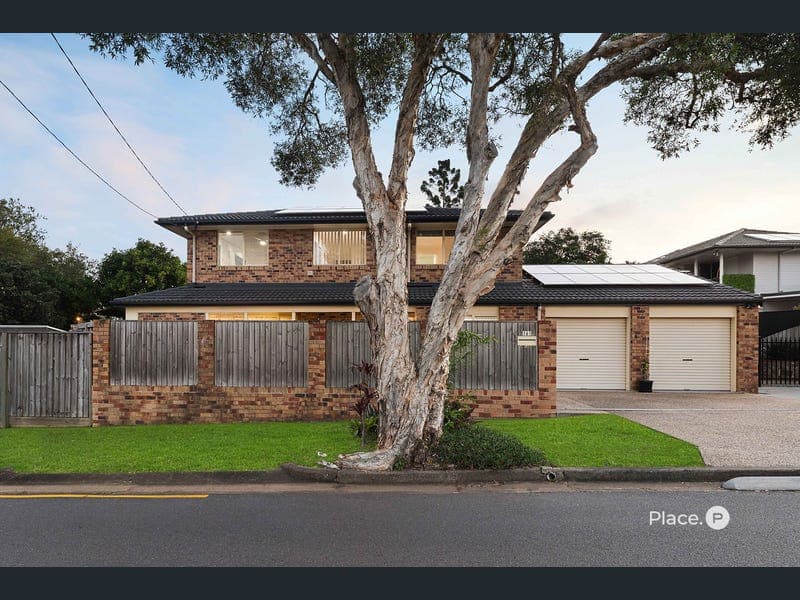 2 Bushing Street, Wynnum West — photo 1 of 5